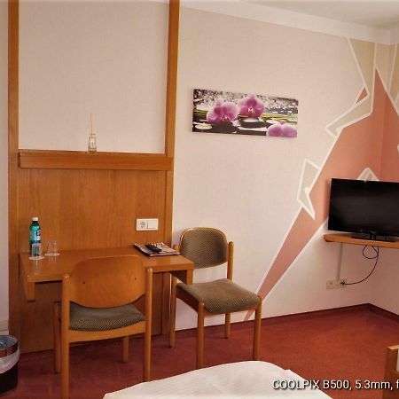 Cadolzburg Gasthof Landhotel Gruner Baum מראה חיצוני תמונה