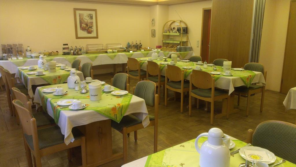 Cadolzburg Gasthof Landhotel Gruner Baum מראה חיצוני תמונה