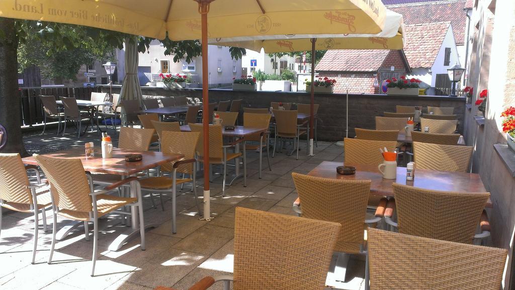 Cadolzburg Gasthof Landhotel Gruner Baum מראה חיצוני תמונה