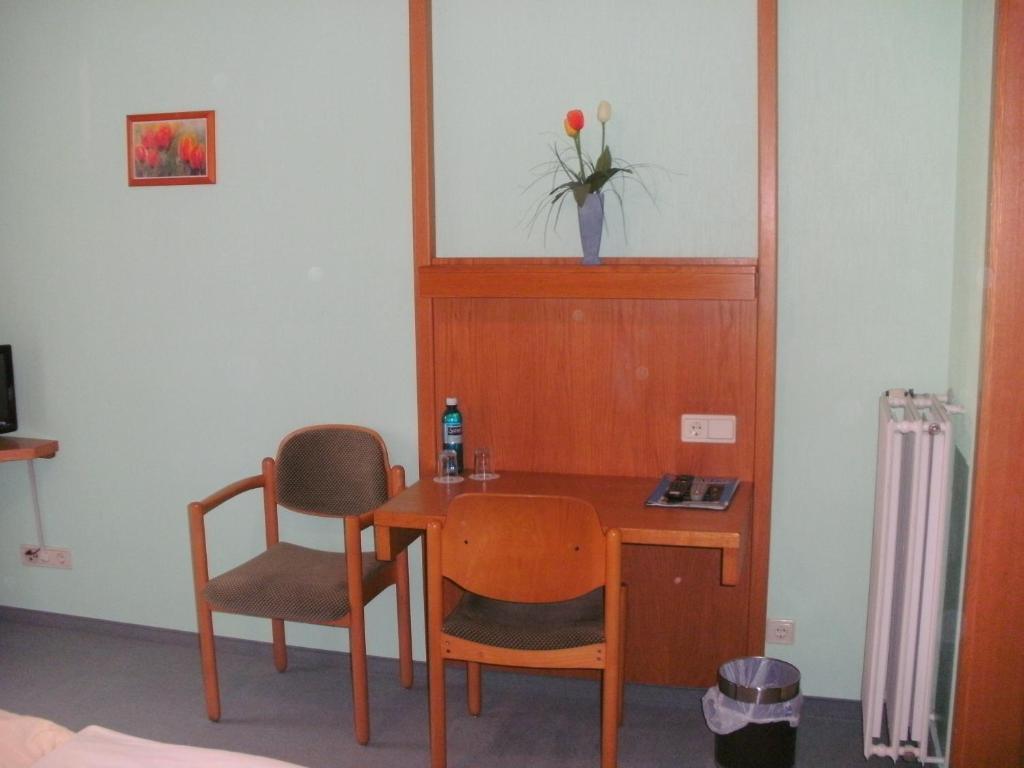 Cadolzburg Gasthof Landhotel Gruner Baum חדר תמונה