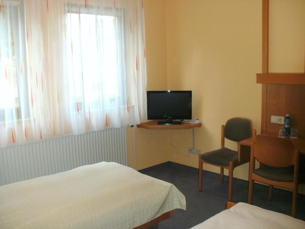 Cadolzburg Gasthof Landhotel Gruner Baum חדר תמונה