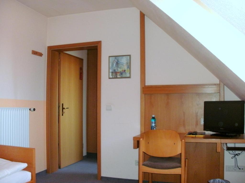 Cadolzburg Gasthof Landhotel Gruner Baum חדר תמונה