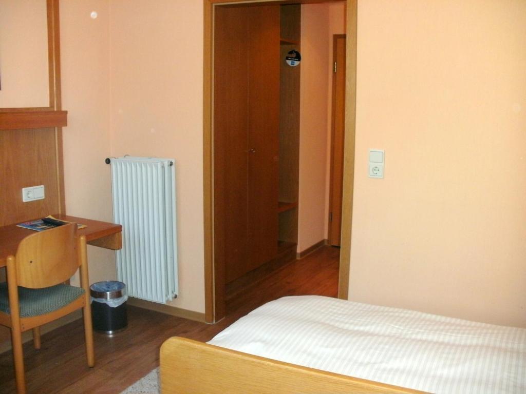 Cadolzburg Gasthof Landhotel Gruner Baum חדר תמונה