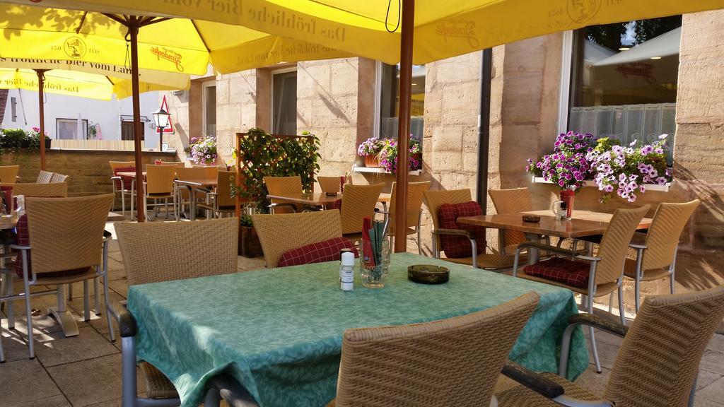 Cadolzburg Gasthof Landhotel Gruner Baum מראה חיצוני תמונה