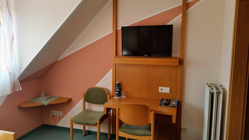 Cadolzburg Gasthof Landhotel Gruner Baum מראה חיצוני תמונה