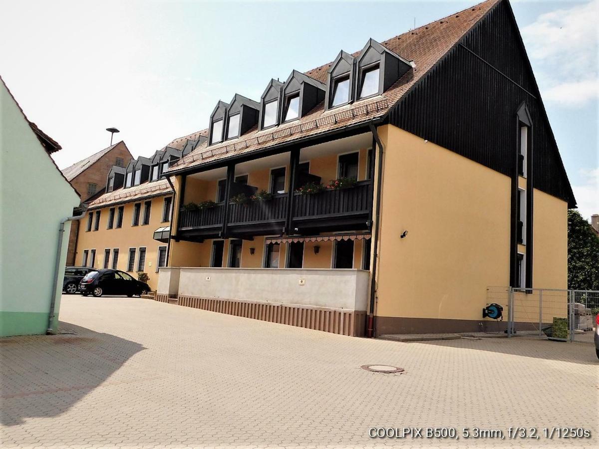 Cadolzburg Gasthof Landhotel Gruner Baum מראה חיצוני תמונה